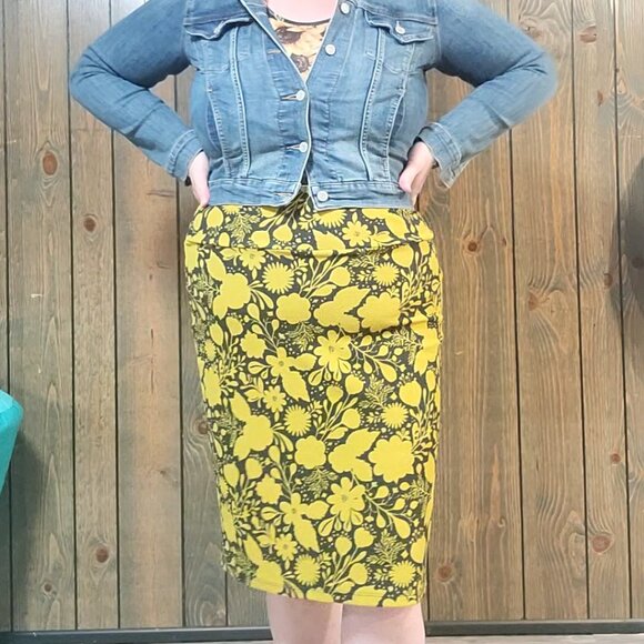 LuLaRoe Cassie chartreuse Floral Textured Stretch Pencil Skirt Size 3xl - Picture 1 of 5